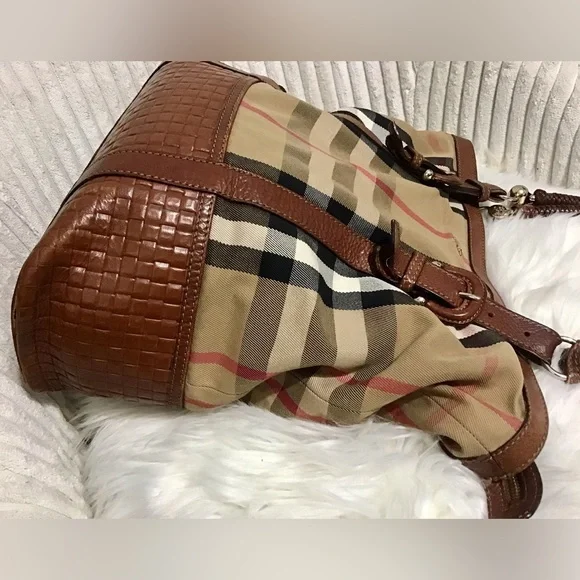 Burberry Bags - Picture 10 of 16